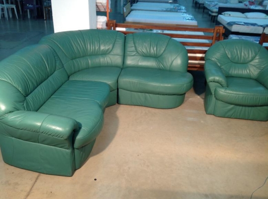 Кожаный угловой диван с креслом из Германии