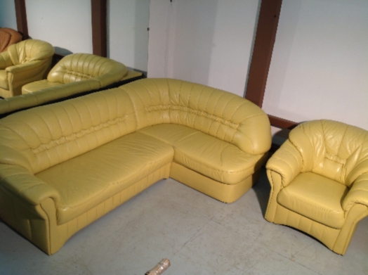Кожаный угловой диван с креслом из Германии