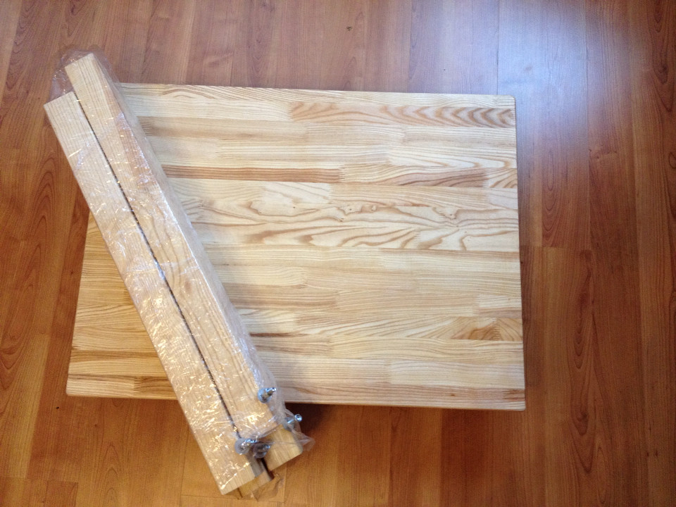 Обеденный стол деревянный