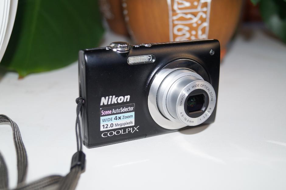 nikon s2500