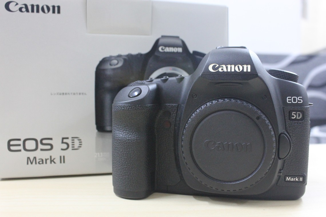 Canon EOS 5D Mark II 21,1 МП цифровая зеркальная камера