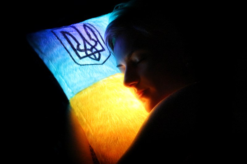 Светящаяся Подушка Украина - подарок герою Украины, солдату, патриот