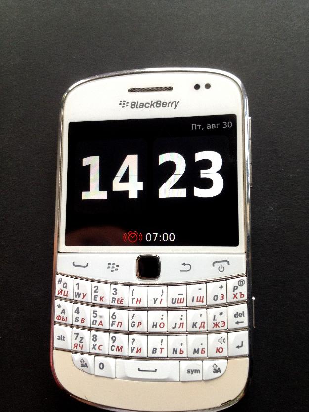 Blackberry 9900 white