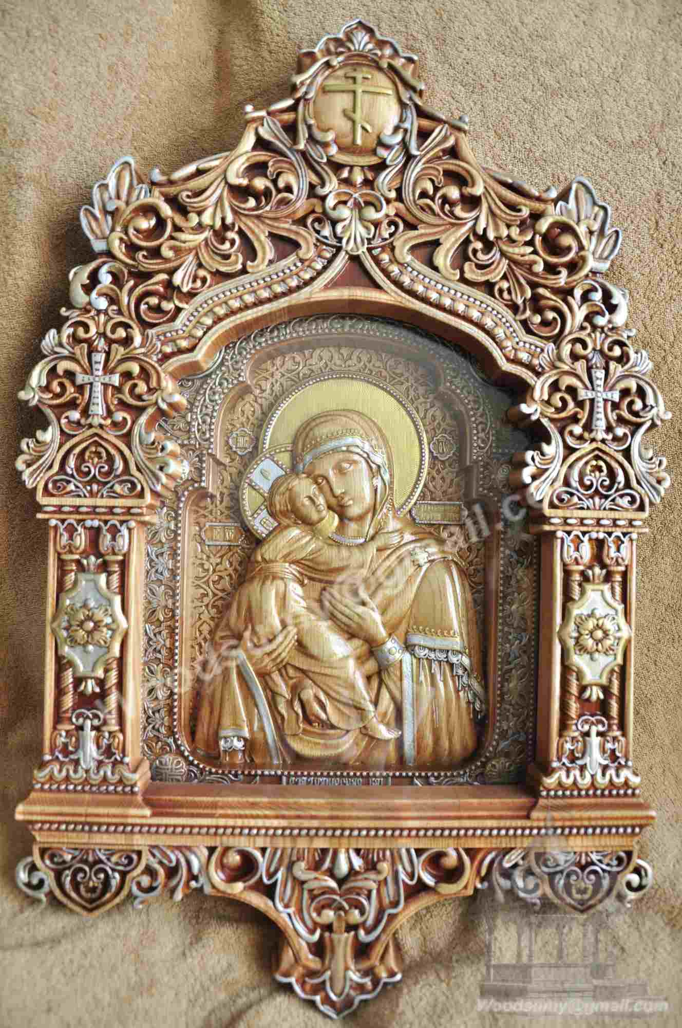 Резная икона "Владимирской Божьей Матери" с киотом