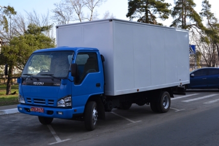 ISUZU NQR промтоварный фургон