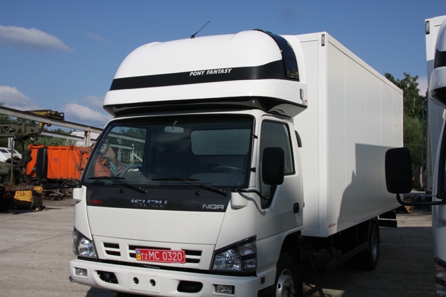 ISUZU NQR 71 сендвич-панельный