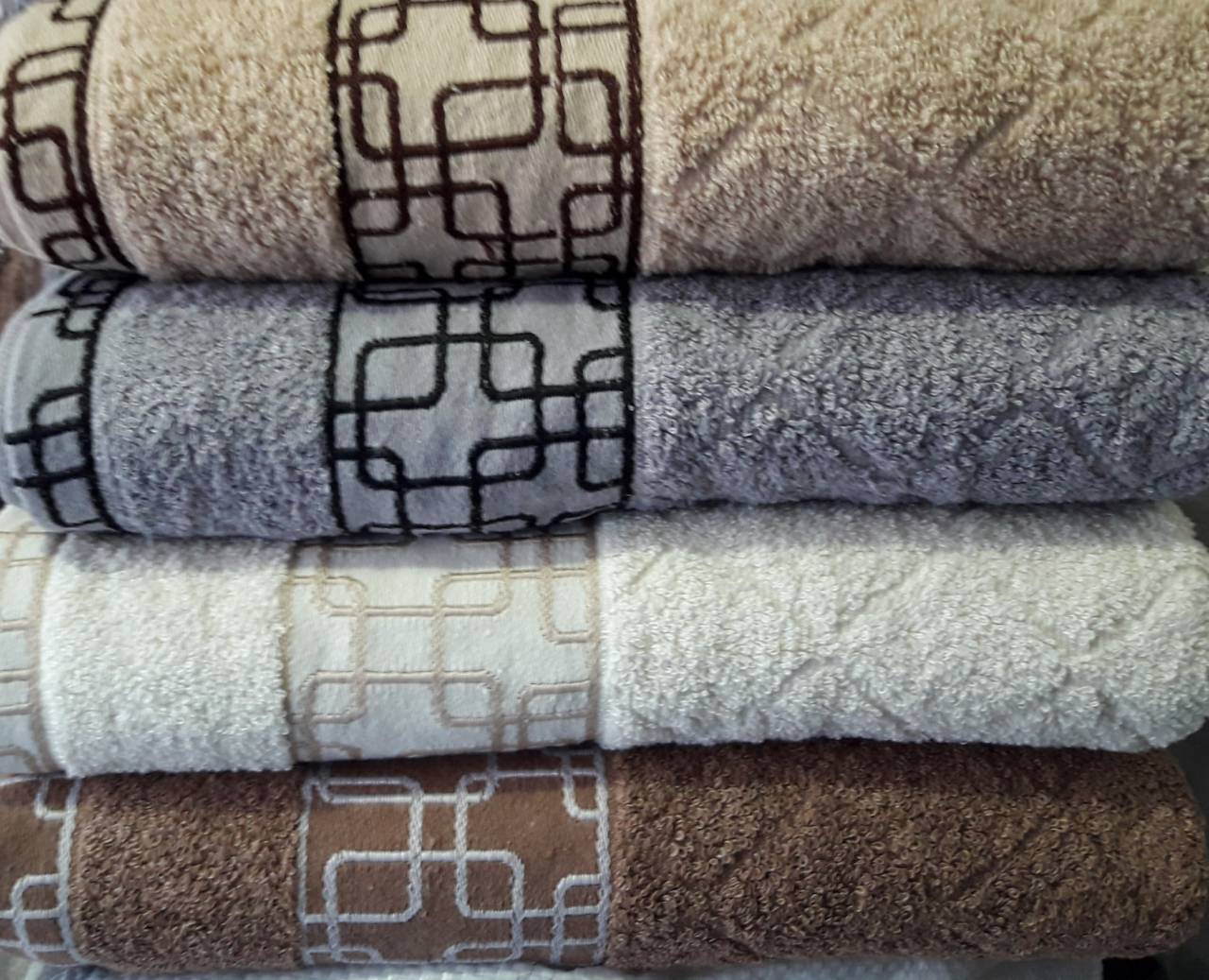 Текстиль для дома: полотенца, пледы, простыни