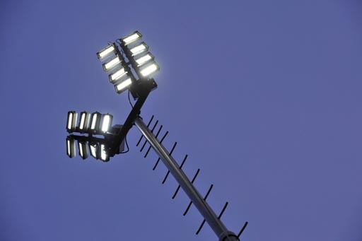 Светодиодные светильники для стадиона, футбольного поля, теннисного корта, тренажерного зала.