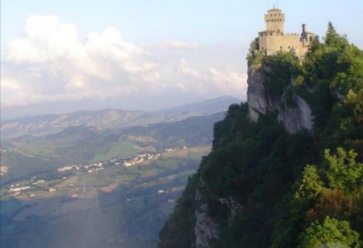 Borgo Maggiore, Борго-Маджоре, замок, Сан-Марино